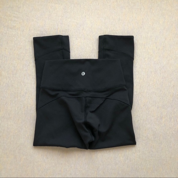 Lululemon black in movement crop leggings - Picture 2 of 4